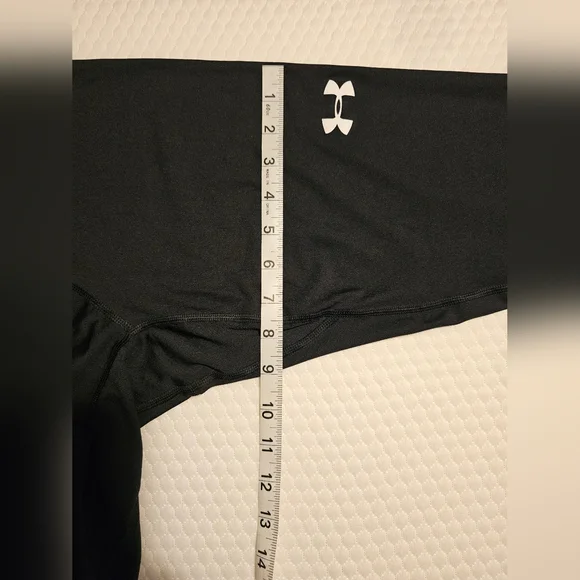 Under Armour Black Athletic Compression Shorts - Picture 4 of 5
